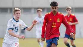 Lamine Yamal, durante un partido con las inferiores de la selección española / REDES