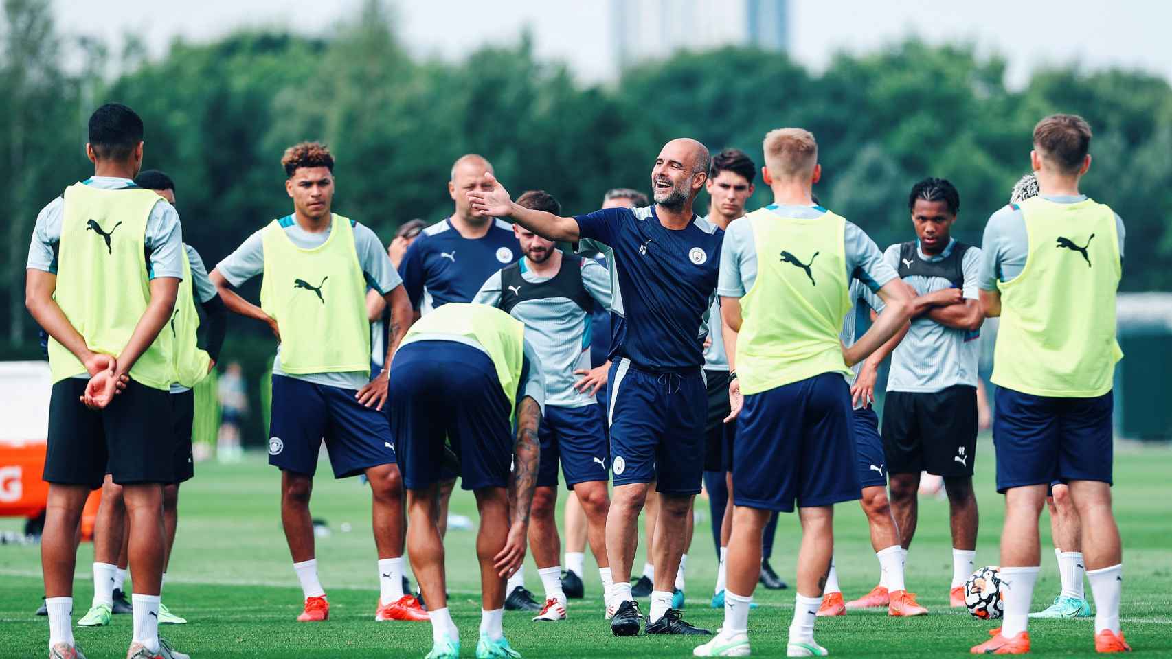 Guardiola entrenando al City / Redes