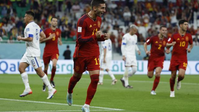 Ferran Torres celebra el tercer gol de España, el primero de los dos que marcó el delantero / EFE