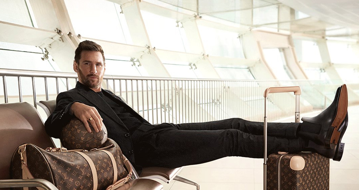 Messi posa con algunos productos de la marca Louis Vuitton / LOUIS VUITTON