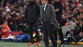 Una foto de Ernesto Valverde en Anfield durante el Liverpool - Barça / EFE