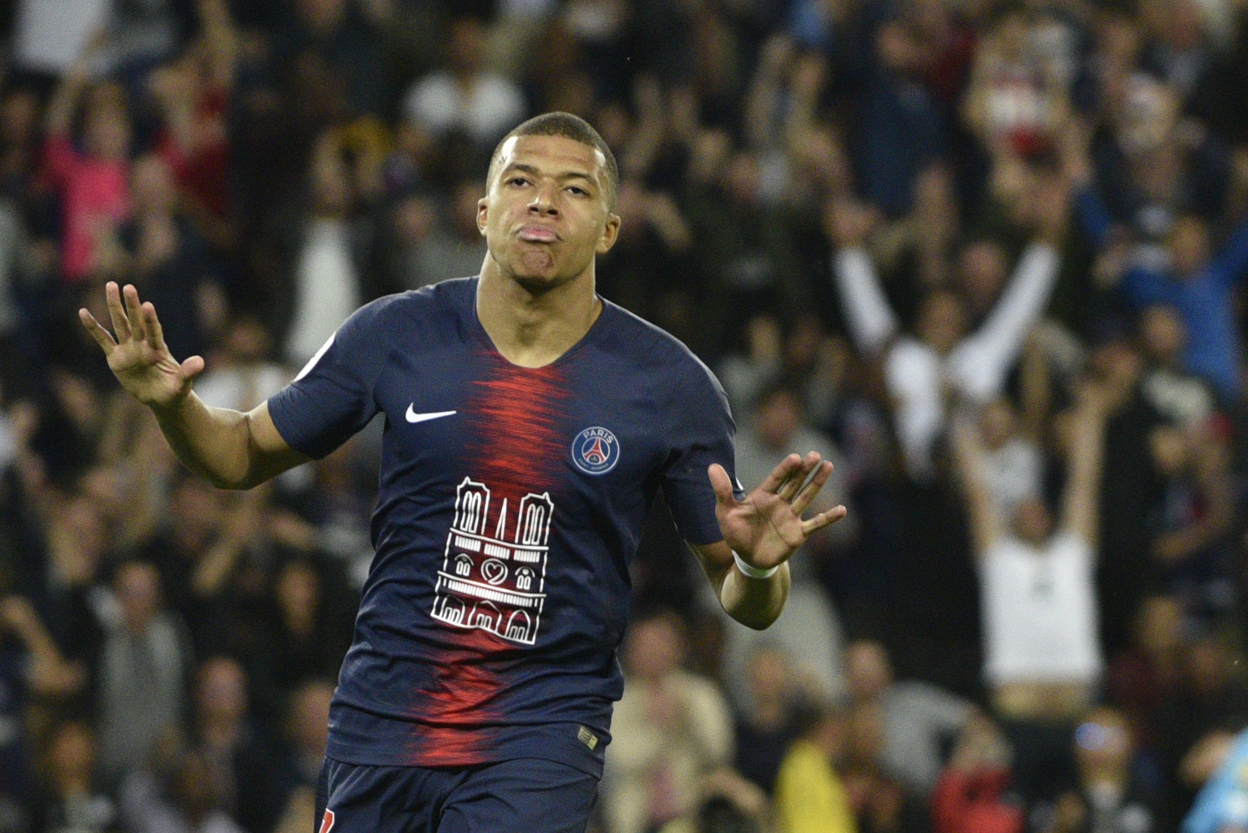 Mbappé celebrando un gol del PSG contra el Mónaco / EFE