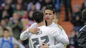 Una foto de archivo de James Rodríguez e Isco Alarcón en el Real Madrid / EFE