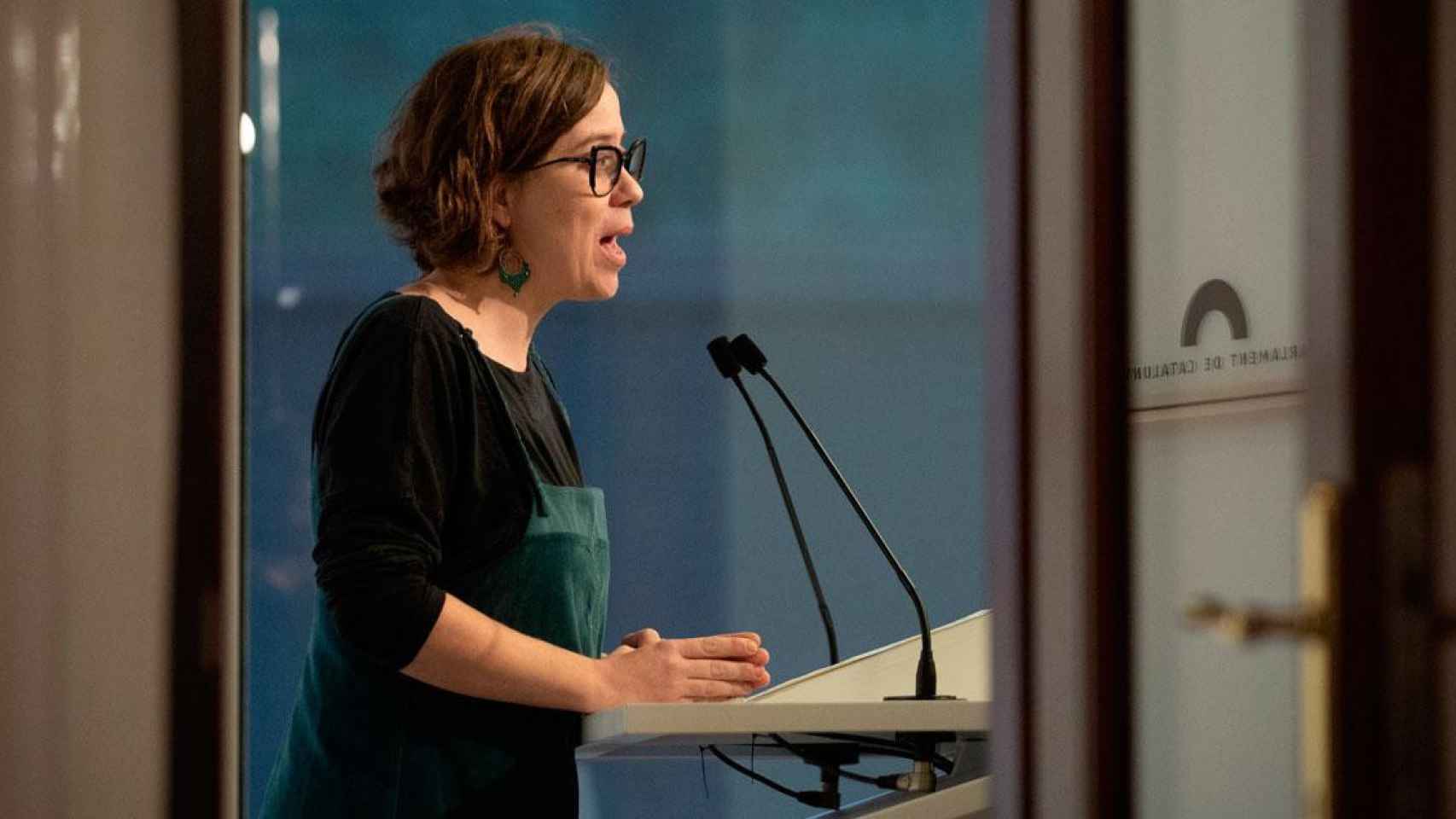 La portavoz de la CUP en el Parlament, Eulàlia Reguant, en rueda de prensa en el Parlament / EP