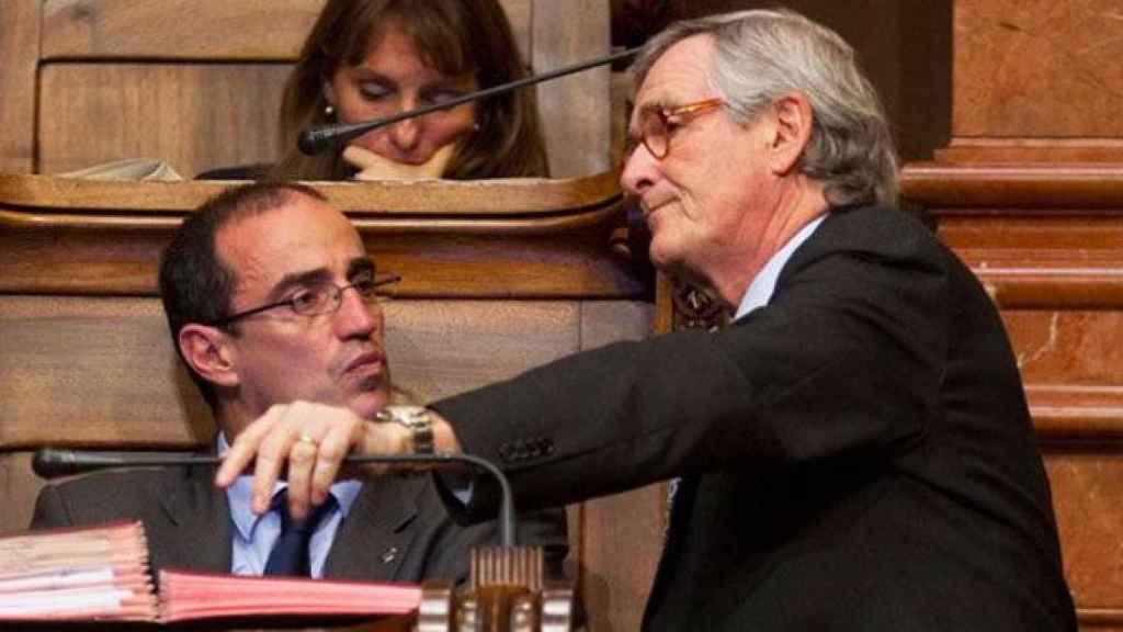 El exconcejal Antoni Vives, junto al exalcalde Xavier Trias, en el Ayuntamiento de Barcelona / CG