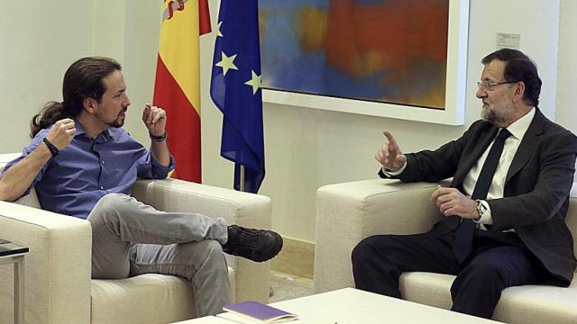 El líder de Podemos, Pablo Iglesias, y el presidente del Gobierno, Mariano Rajoy, durante su encuentro en La Moncloa