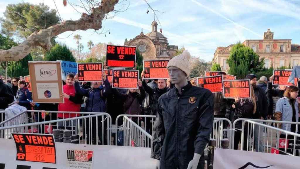 Mossos reclaman mejoras laborales ante el Parlament / TWITTER