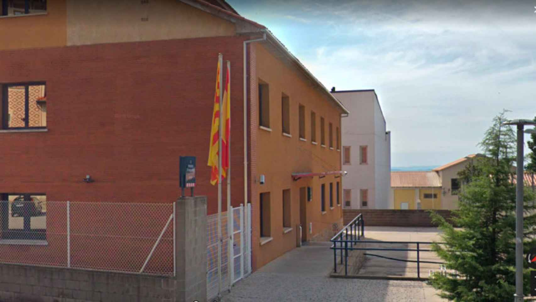 La comisaría de los Mossos d'Esquadra de Berga, quienes realizaron la detención del supuesto agresor / GOOGLE