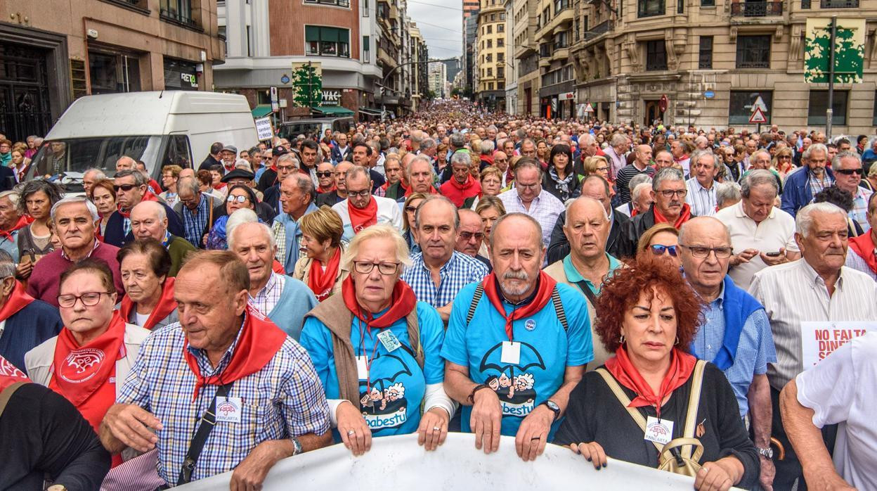 Protesta en Bilbao de jubilados vascos, que son los que tienen las pensiones más altas de España / EFE