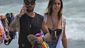 Omar Sánchez y Raquel Lozano en la playa en Ibiza / EP