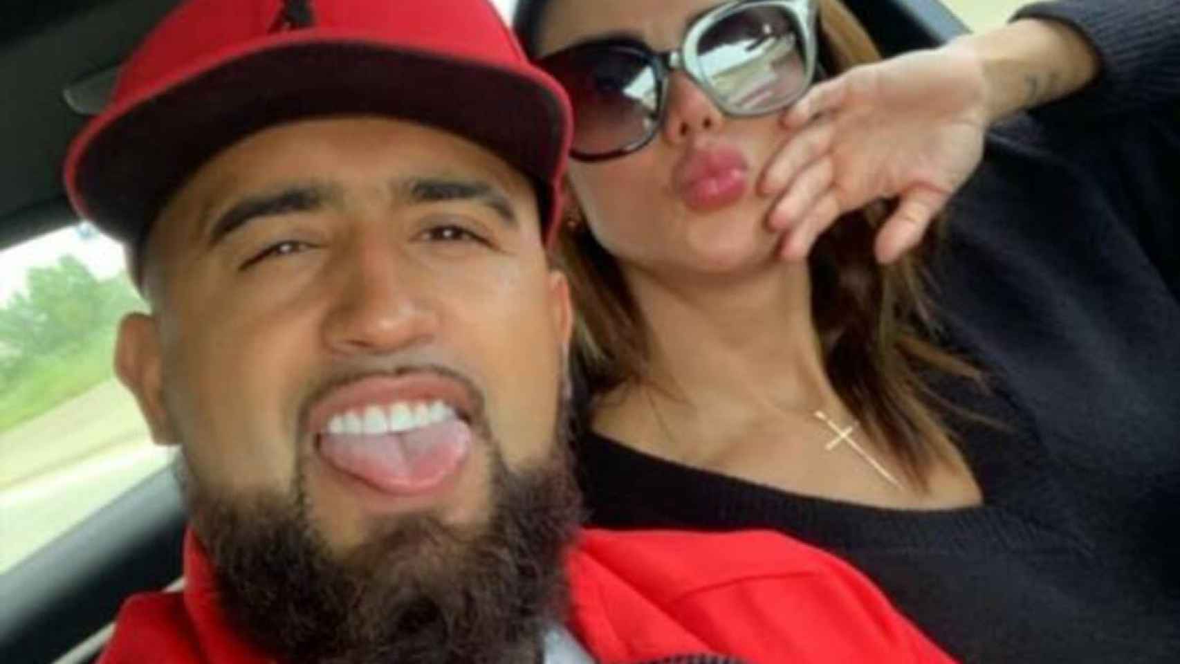 Sonia Isaza y Arturo Vidal en su día libre