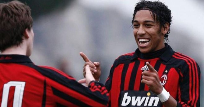 Aubameyang jugando con el AC Milan / REDES