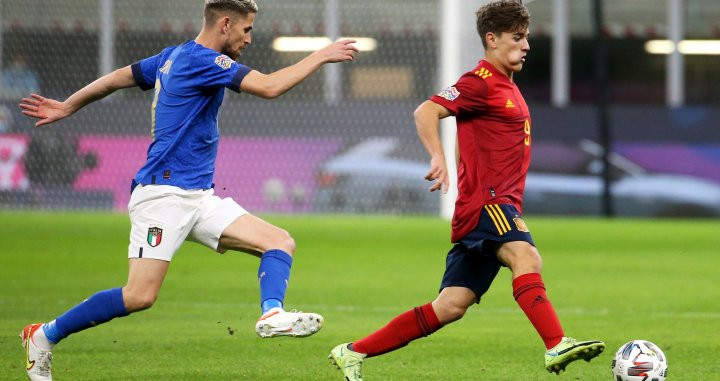 Gavi jugando contra la selección italiana / EFE