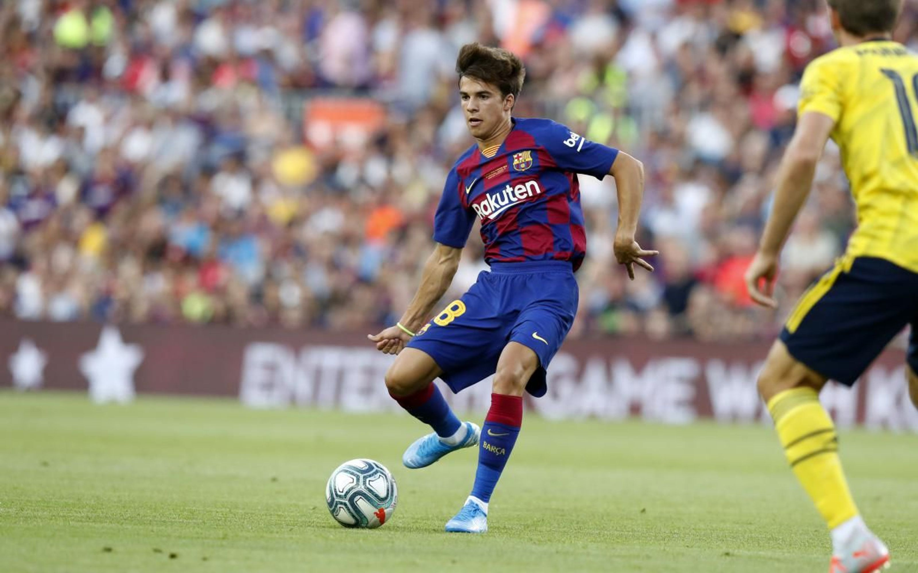 Riqui Puig jugando con el Barça contra el Arsenal / FC Barcelona