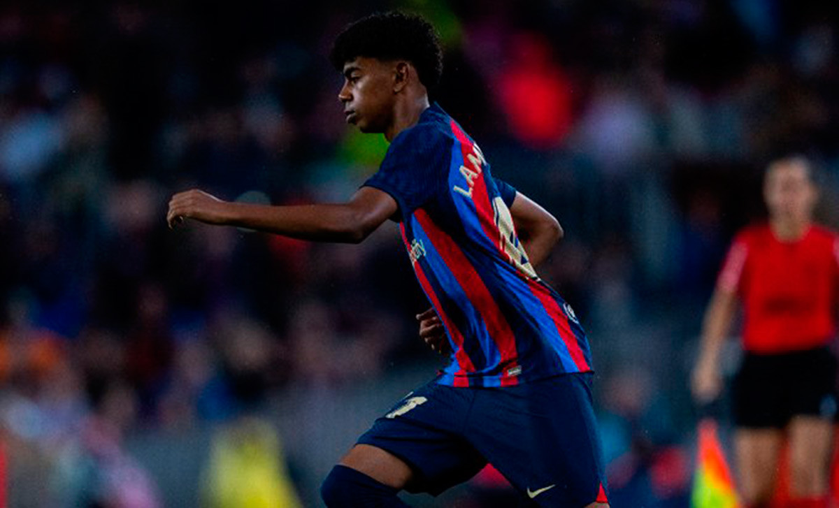 Lamine Yamal, durante el partido contra el Betis en el Camp Nou / FCB