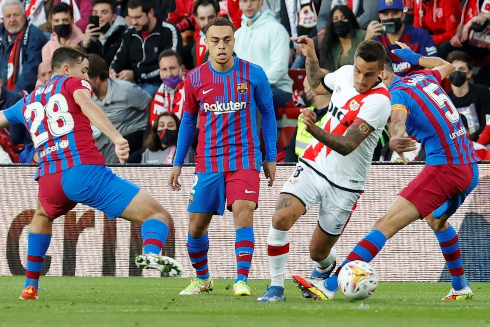 Dest se ha lesionado antes del Dinamo-Barça / EFE