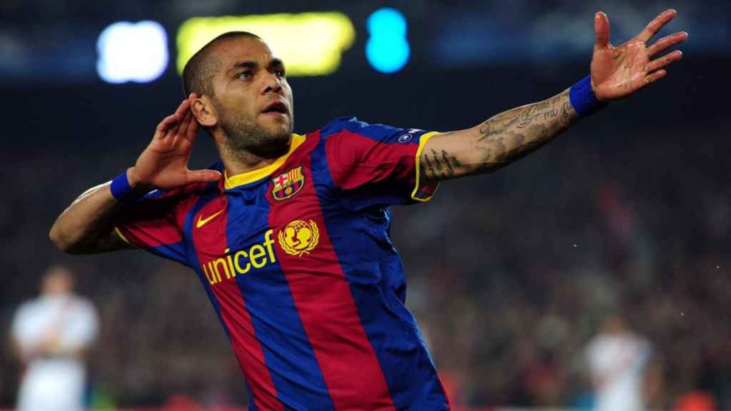 Dani Alves, celebrando un gol con el Barça | EFE