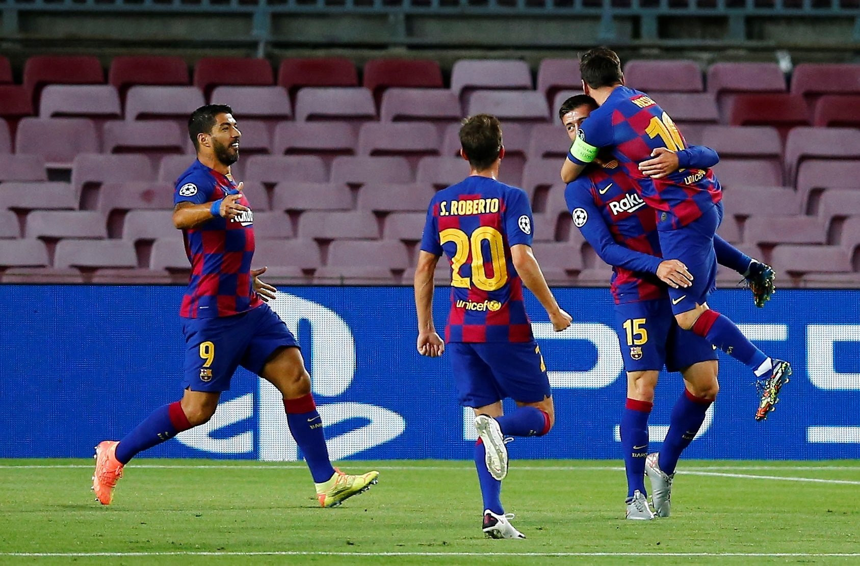 Los jugadores del Barça celebrando el gol de Leo Messi contra el Nápoles / EFE