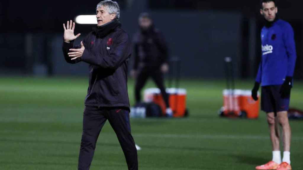 Quique Setién en su segundo entrenamiento con el Barça / FCB