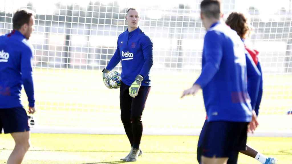 Ter Stegen, en un entrenamiento previo a la Champions League / FC Barcelona