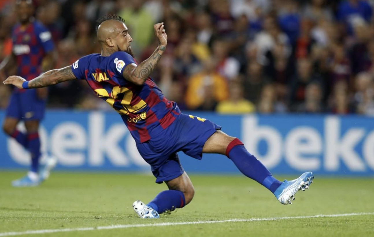 Una foto de Arturo Vidal marcando su gol al Sevilla / FCB