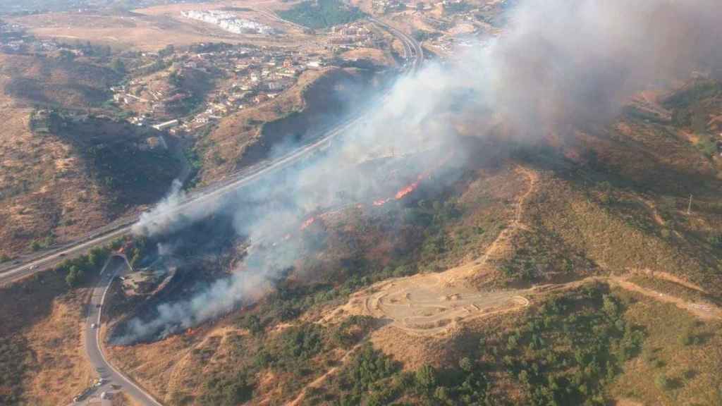 Un incendio forestal en una imagen de archivo / EFE