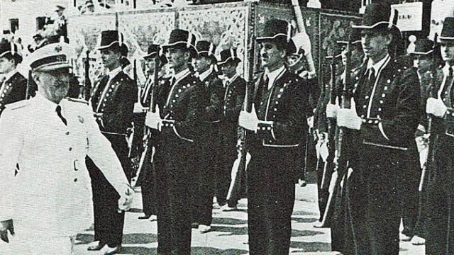 Los Mossos, de policía borbónica a guardia franquista