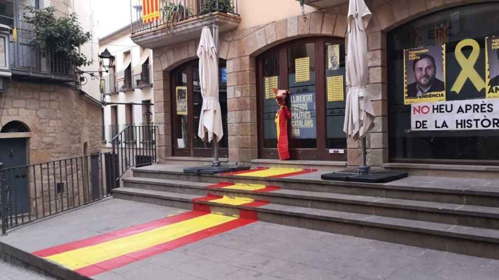 La sede de ERC en Solsona, Lleida, tras el ataque de los CDR / TWITTER