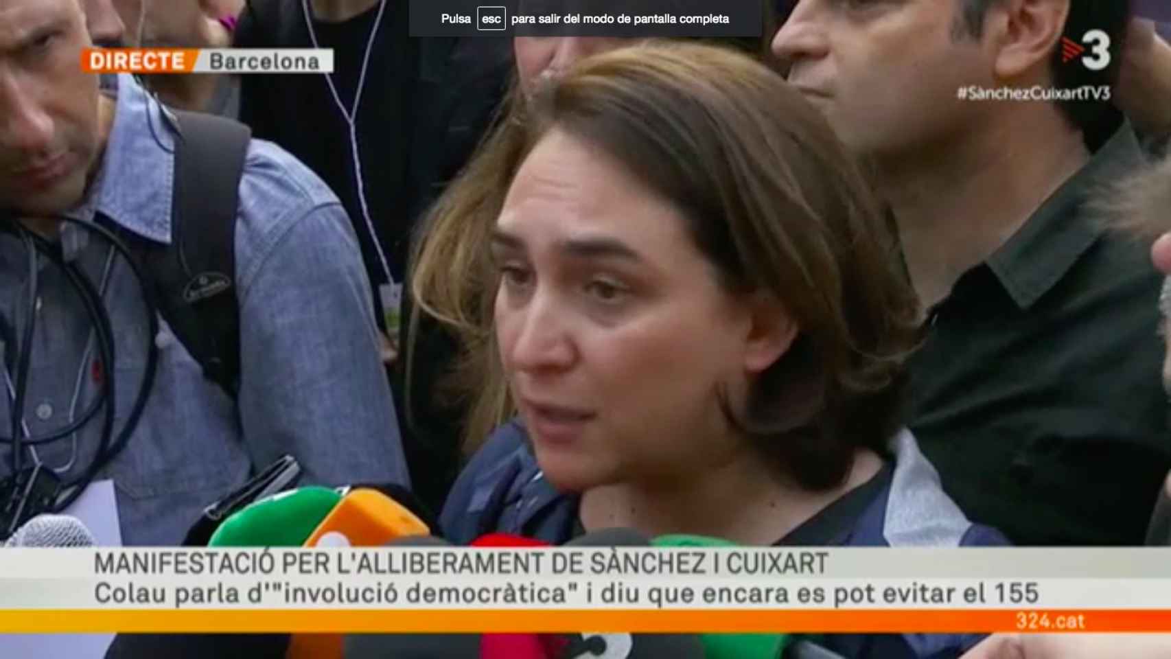 Ada Colau al final de la concentración de hoy en paseo de Gràcia con Aragó