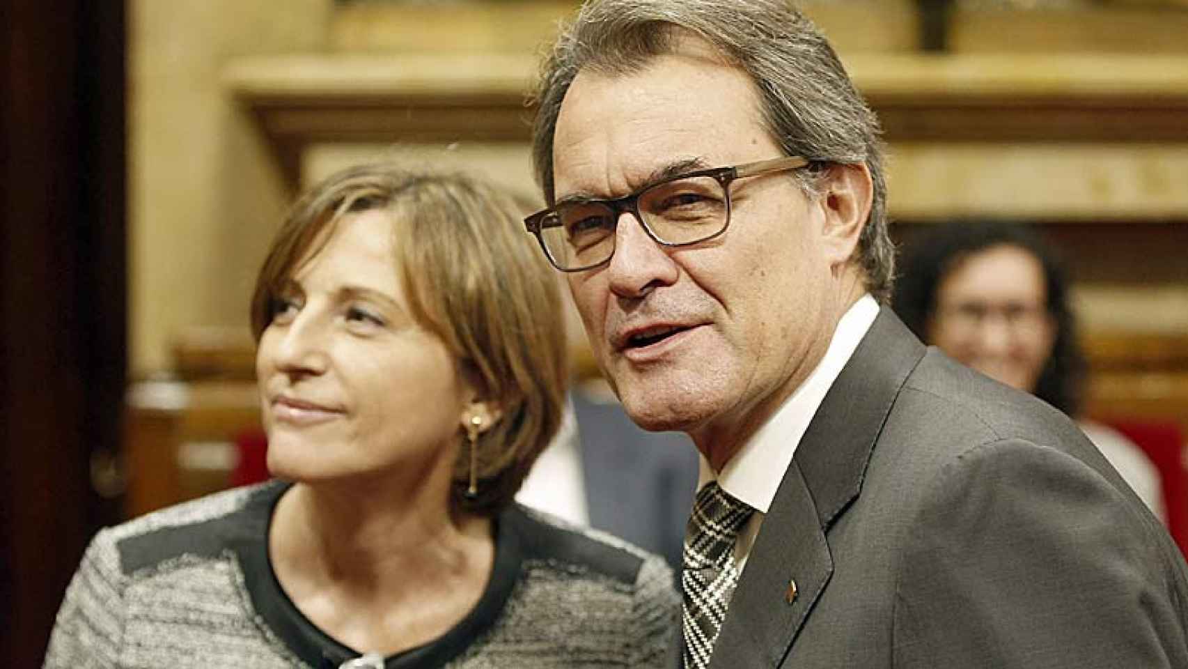 La presidenta del Parlament, Carme Forcadell, y el presidente en funciones de la Generalitat, Artur MasLa presidenta del Parlament, Carme Forcadell, y el ex presidente de la Generalitat Artur Mas