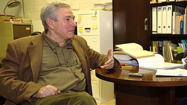 El catedrático de Economía de la UAB Clemente Polo, durante la entrevista de Jordi Bernal