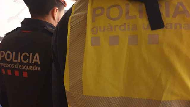 Los Mossos d'Esquadra y Guardia Urbana detienen a dos okupas en L'Hospitalet de Llobregat / EUROPA PRESS