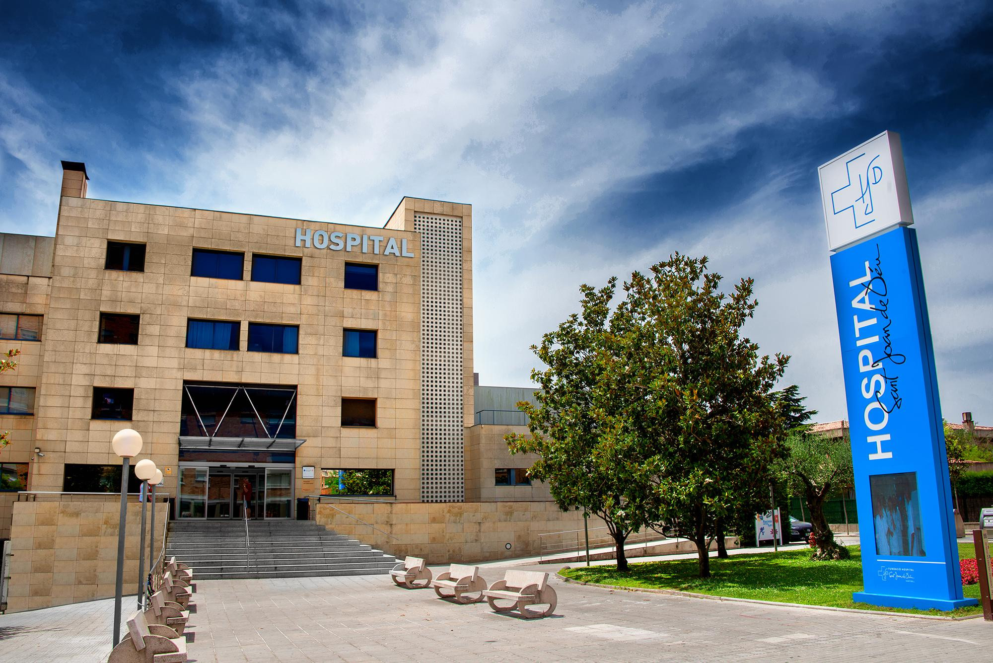 Fachada principal del Hospital Sant Joan de Déu de Martorell / FHSJDM