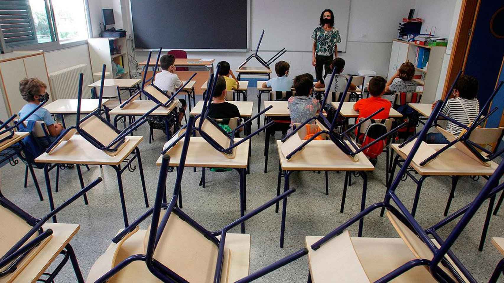 Alumnos en su escuela durante su primer día de clase / EFE