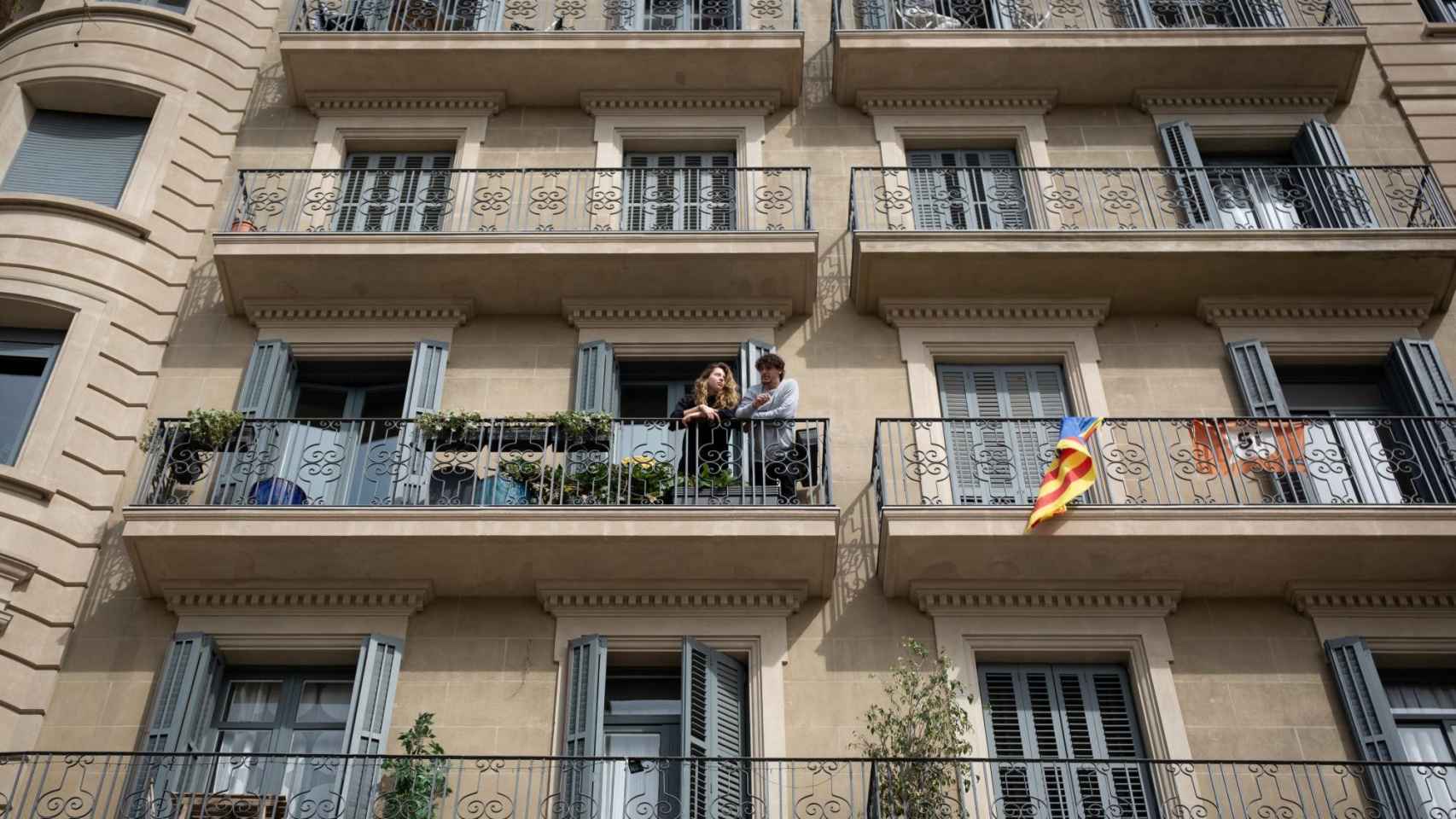 Un edificio de Barcelona repleto de viviendas particulares / EP