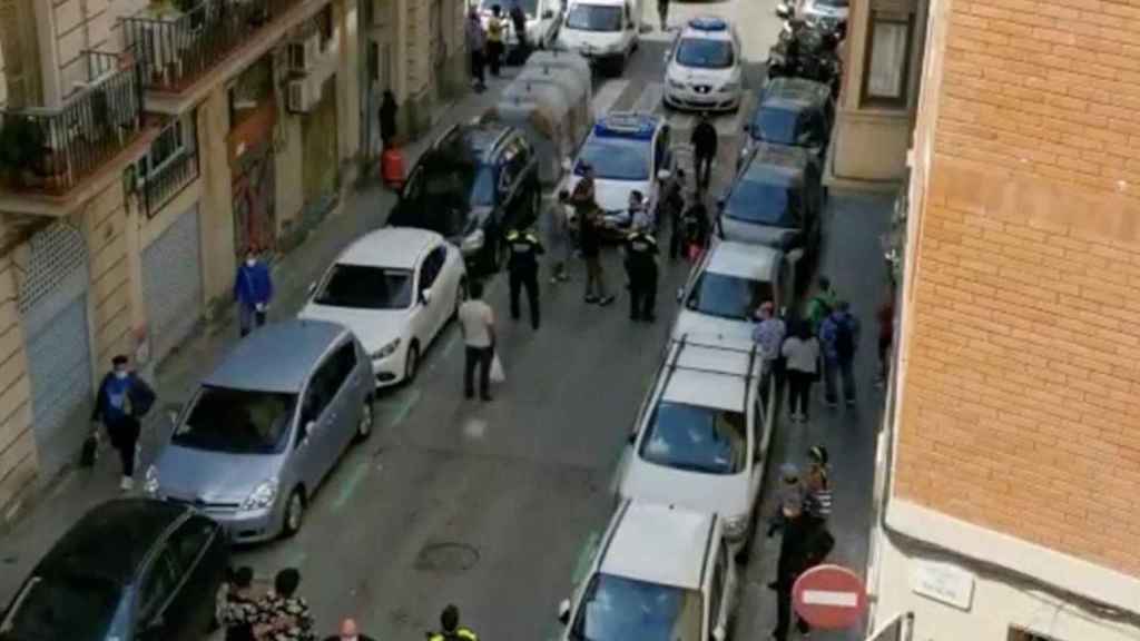 Intervención policial tras una trifulca ante un comedor social de Poble Sec / CEDIDA