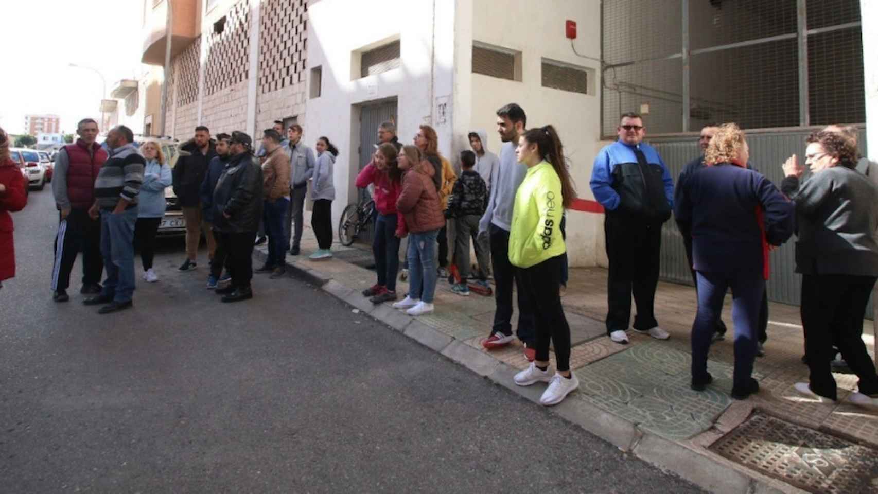 Una foto de los momentos posteriores a la detención de la pareja del padre de Gabriel Cruz