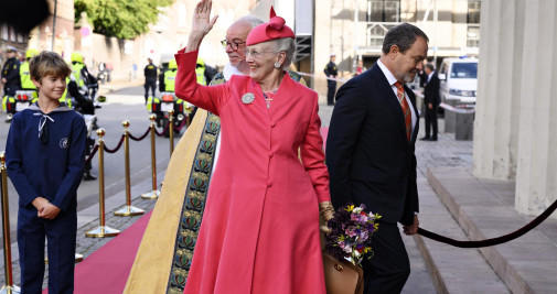 La reina Margarita II de Dinamarca llega a un servicio religioso en la catedral de Copenhague / EFE