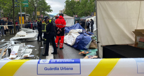 Restos de la caseta del Ayuntamiento de Barcelona en Paseo de Gracia / SARA CID - CRÓNICA GLOBAL