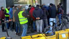 Concentración de los 'riders' de Glovo frente a las oficinas de la compañía en Barcelona / CEDIDA