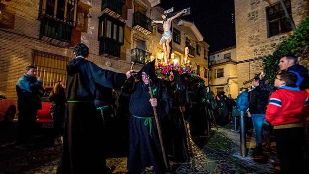 Una procesión de Semana Santa, cuyos servicios turísticos han impulsado el IPC en marzo / EFE