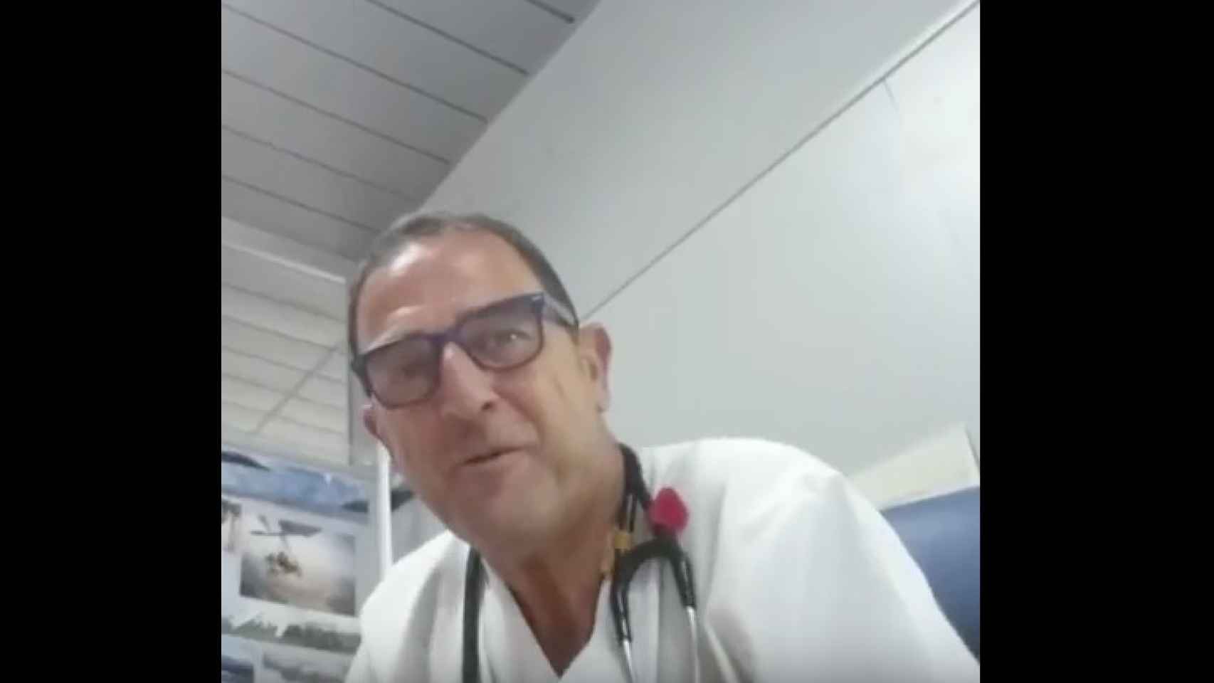 Carlos Bautista Ojeda, médico en Málaga, durante su vídeo