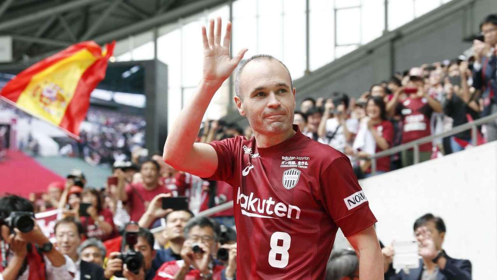 Andrés Iniesta luce la camiseta del Vissel Kobe / AGENCIAS