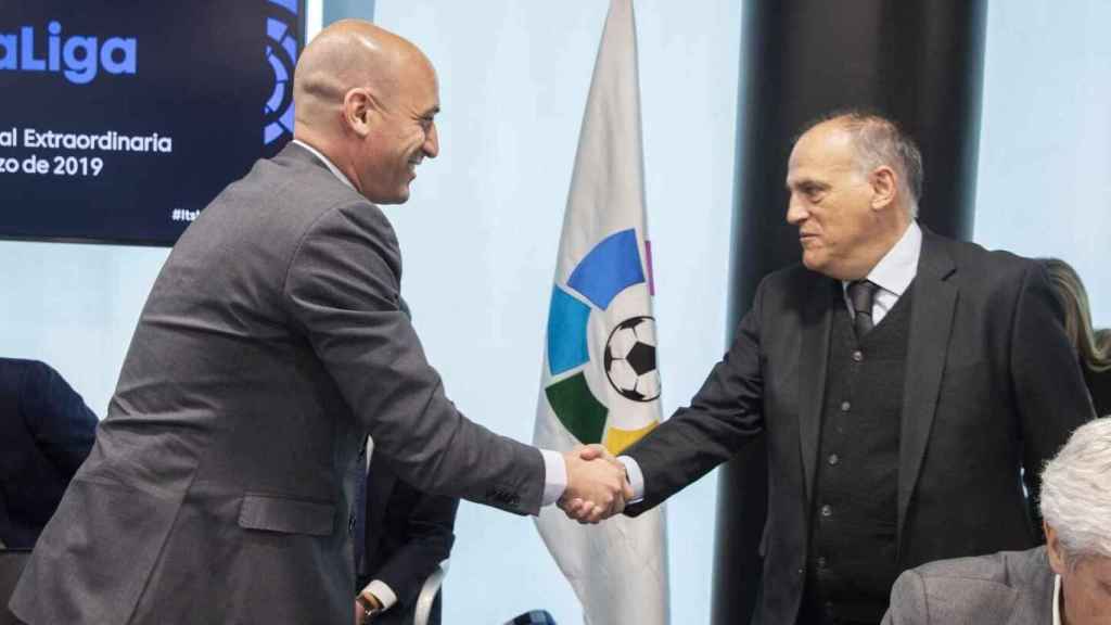 Javier Tebas, presidente de la Liga, y Luis Rubiales, de la RFEF, en una imagen de archivo / EFE