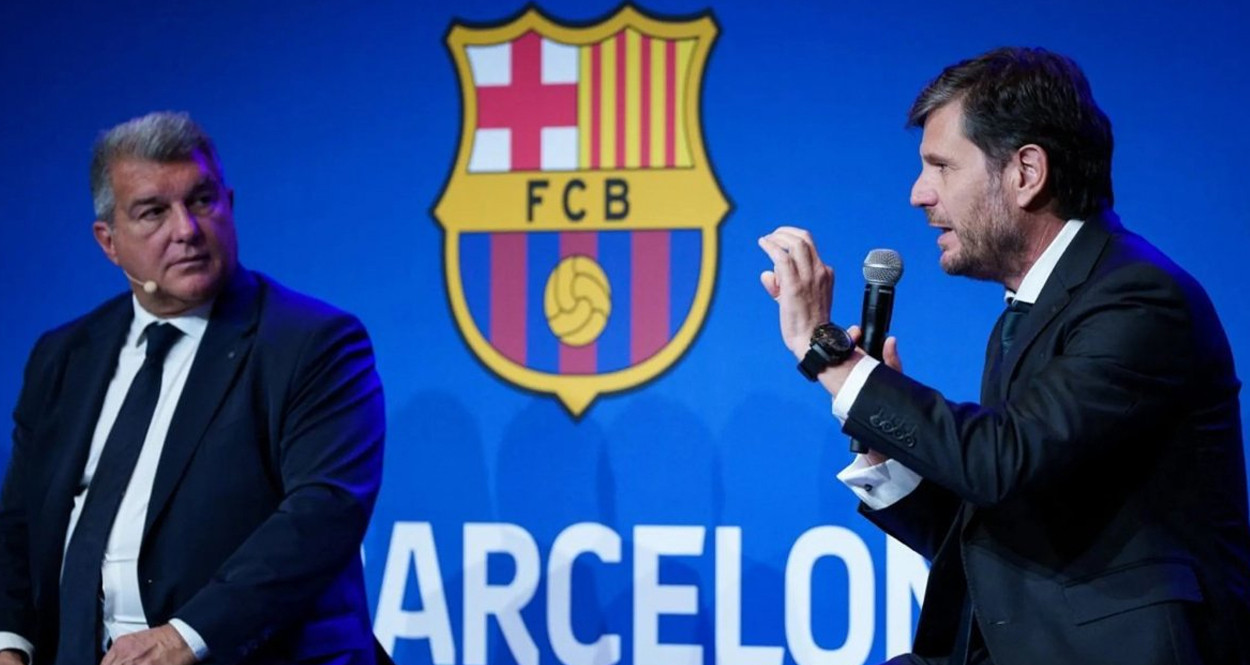 Joan Laporta y Mateu Alemany, durante una rueda de prensa del Barça en el Auditori 1899 / FCB