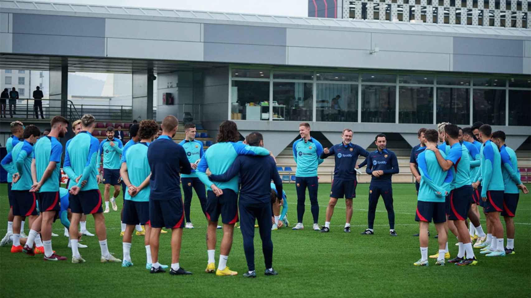 El FC Barcelona, durante un entrenamiento bajo el mando de Xavi esta temporada / FCB