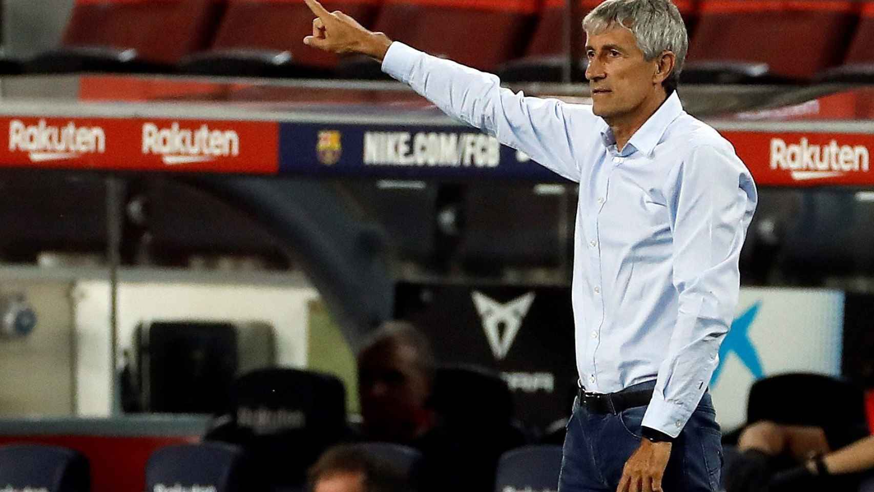 Quique Setién entrenando al Barça contra el Atlético de Madrid / EFE