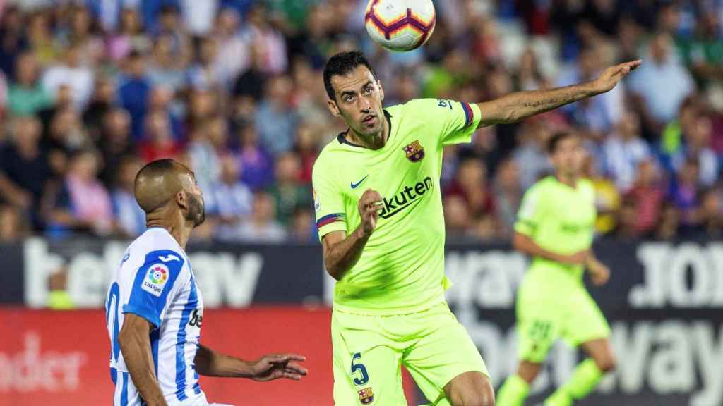 Sergio Busquets en una acción del partido Barça-Leganés / EFE