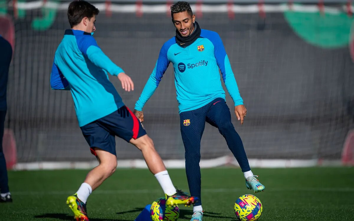 Raphinha, en el entrenamiento del Barça en la Ciutat Esportiva Joan Gamper /  FCB