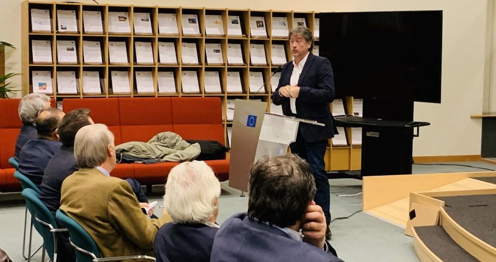 Manuel Peña, durante su intervención en el acto celebrado en el Parlamento Europeo / HISTORIADORS DE CATALUNYA